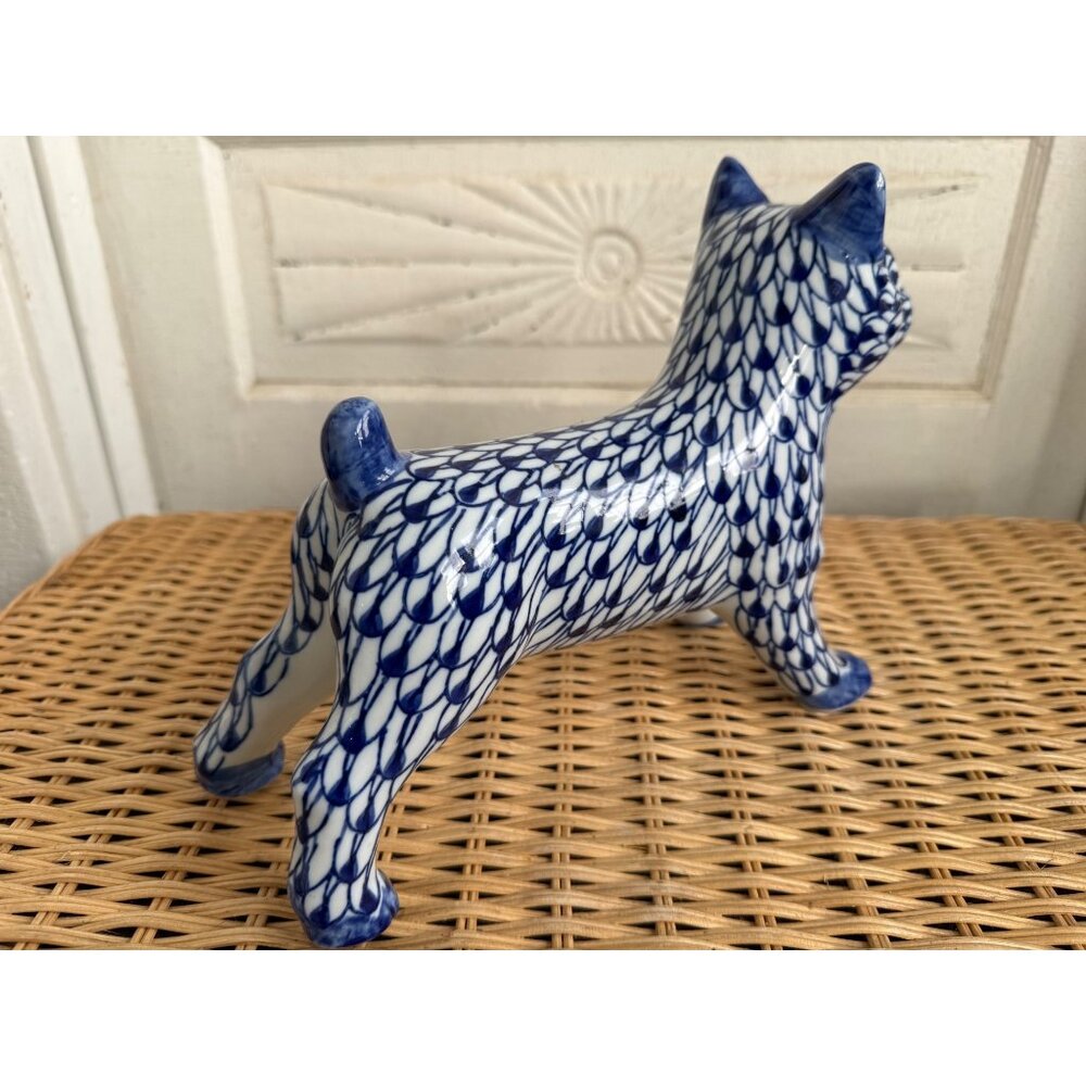 Vintage 80s Hand Painted Andrea Sadek Porcelain Dog Blue White Fishnet Pattern - Picture 5 of 9